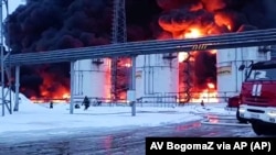 Пажар на нафтавых рэзэрвуарах у Бранскай вобласьці ў студзені 2024 году. Ілюстрацыйнае фота