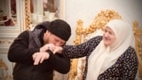 Рамзан Кадыров с матерью Аймани. Архивная фотография