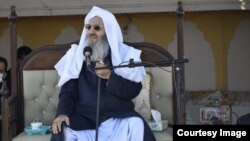 مولوی عبدالحمید می‌گوید واقعیت این است که مشکلات مردم با زندانی کردن و سرکوب حل نمی‌شود