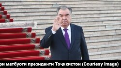 Эмомалӣ Раҳмон аз соли 1992 дар сари қудрат аст.