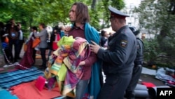 Учасник акції «ОкупайАбай»