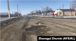Embi residents complain about the local roads.