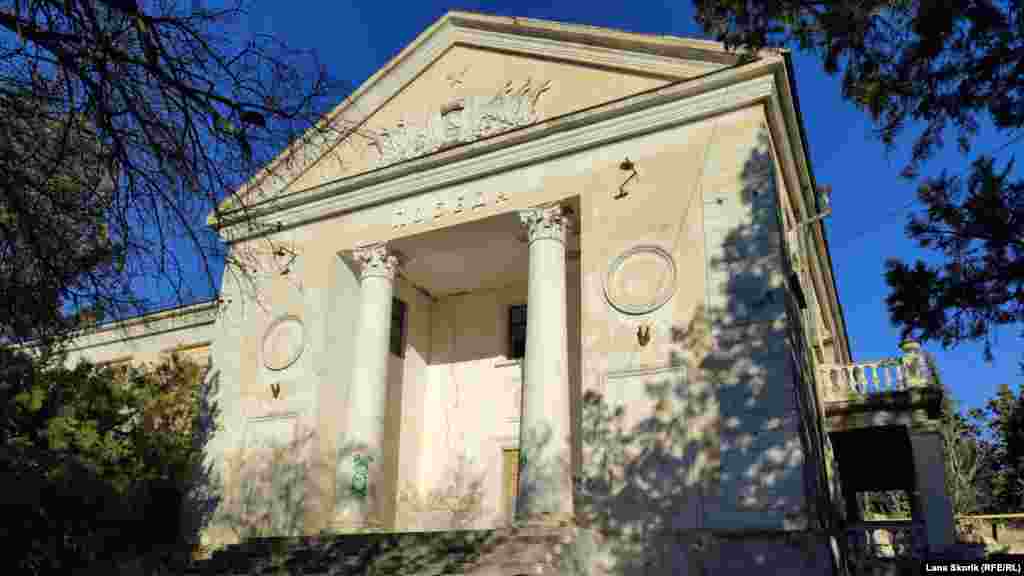 Старий сільський клуб – в аварійному стані