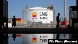 Rezervor de stocare a gazului natural lichefiat (GNL) la terminalul de recepție PetroChina din portul Rudong din Nantong, provincia Jiangsu, China. 4 septembrie 2018. Fotografie ilustrativă.