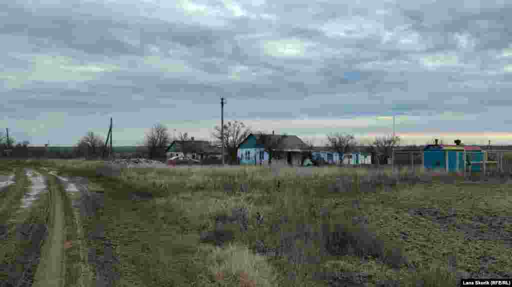 Перші будинки на вулиці Комсомольській, праворуч – газорозподільна станція