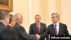 Հայաստան -- նախագահ Սերժ Սարգսյանը ընդունում է Լեռնային Ղարաբաղի ԱԺ պատվիրակությանը, Երեւան, 15-ը դեկտեմբերի, 2009թ.