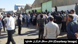 عکس آرشیوی از یک تجمع کارگران هفتتپه
