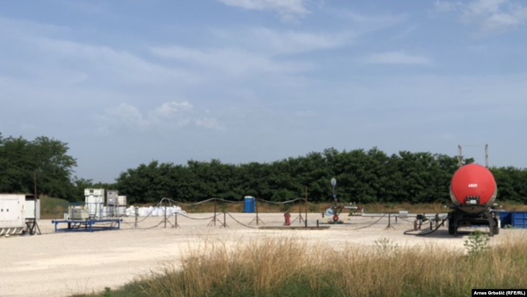 Bušotina "Ob-3" iz koje se nafta izvađena za ispitivanje izvozi u Srbiju, Opština Šamac, naselje Obudovac, 26.juni 2022.godine