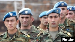 Հայաստան -- Հայկական խաղաղապահ բրիգադի զինծառայողները, 2009թ.