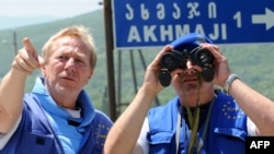  ევროკავშირის სადამკვირვებლო მისიის წარმომადგენლები კონფლიქტის ზონის სიახლოვეს, 2009 წლის 29 ივლისი