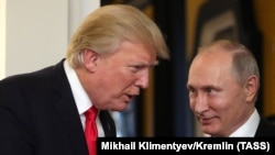 АКШ президенти Дональд Трамп жана Орусиянын президенти Владимир Путин. 