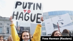 Илустрација, протести против руската инвазија врз Украина