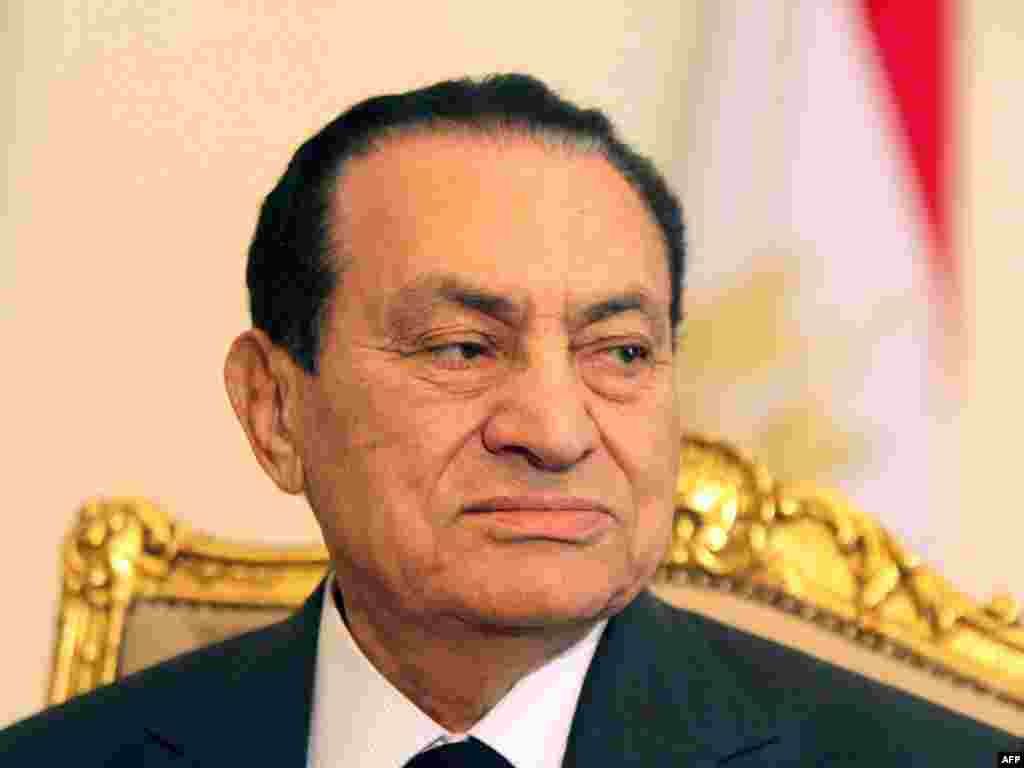Mubarak la 8 februarie în toiul protestelor împotriva regimului său.