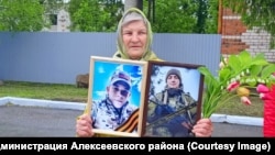 Бабушка Егора и Максима Ильиных, погибших на войне против Украины