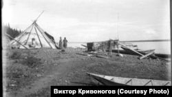 Подкаменная Тунгуска. Стойбище кетов. Середина XX века.
