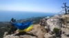 Підняття українського прапора на горі Шаан-Кая біля Алупки, Крим.Акція руху оспротиву «Жовта стрічка» (ілюстративне фото)
