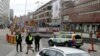 7-апрелде Стокгольмдо жүк ташуучу автоунаа элди тебелеп, соода борбордун имаратын сүзүп өрттөнүп кеткен.