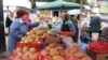 Belarus -- potato trade at market, Homel, 7sep2011