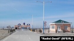 КПП «Саразм-Джартепа», который соединяет Самаркандскую область Узбекистана с Согдийской областью Таджикистана.