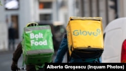 Livratorii de mâncare asiatici sau africani au devenit ținta atacurilor xenofobe din partea liderilor AUR.