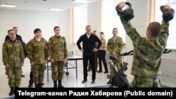 По центру — глава Башкортостана Радий Хабиров.