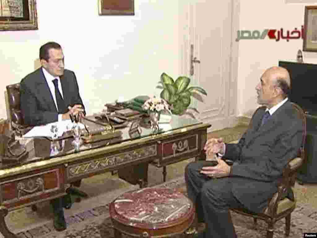 Cu vicepreședintele Omar Suleiman la Cairo la 10 februarie.
