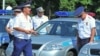 Жол кайгуул кызматкерлери. Сүрөттүн макалага тиешеси жок. 