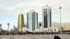 Площадь в административном центре Астаны. 10 апреля 2007 года.
