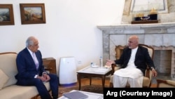 ولسمشر غني له ډاکتر زلمي خلیلزاد سره د لیدو پر مهال.