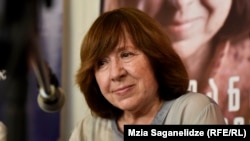Belarusian investigative journalist and writer Svetlana Alexievich (file photo)