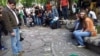 У памятника Абаю Кунанбаеву: лозунги разрешены только на асфальте