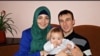 Енвер Топчі з родиною. Окупаційна влада звинувачує його в «неінформуванні про злочин». Топчі відкидає звнувачення