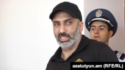 Armenia - Opposition activist Ararat Khandoyan speaks during his trial in Yerevan, 27 June, 2017. 