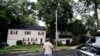Casa în care Richard și Cynthia Murphy, doi dintre acuzați, au fost arestați de FBI în Montclair, New Jersey