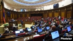 Armenia - The National Assembly debates amendments to the Electoral Code drafted by the government, Yerevan, 22 October 2018