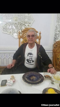 Салим Абдувалиев 4 декабрь кунги Ўзбекистон президентлиги сайловлари арафасида¸ хусусан¸ сайлов кунида ҳам¸ "Мирзиëев - менинг президентим" деб ëзилган футболкада тушган суратларини ижтимоий тармоқларда ëйинлаган эди.