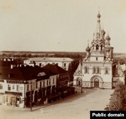 Менскі праваслаўны катэдральны сабор Пятра і Паўла (былая ўніяцкая царква Сьвятога Духа) у 1912 годзе. Тут адбываліся саборы БПЦ 1922 і 1927 гадоў