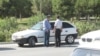 Ýol polisiýasy we ulag sürüjisi (Illýustrasiýa suraty)