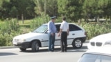 Ýol polisiýasy we ulag sürüjisi (Illýustrasiýa suraty)