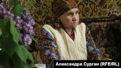 Пакізе Сейтосманова у своєму будинку в Криму