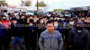 Узбекские мигранты, скопившиеся на российско-казахской границе.