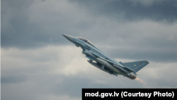 Зьнішчальнік Eurofighter EF-2000 Typhoon вайскова-паветраных сілаў Нямеччыны. Архіўнае фота 