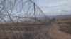 Таластагы чек арачылар негизинен кыргыз-казак чек арасын кайтарат. (Сүрөттө Таластын Көк-Сай айылындагы кыргыз-казак чек арасы.)