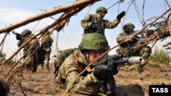 Western analysts are hopeful that this month's Zapad war games in Belarus will offer a useful glimpse at what Russia's military is now capable of. (file photo)