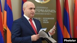 Armenia - Armen Ashotian, deputy chairman of the Republican Party of Armenia, speaks at a pre-election news conference in Yerevan, November 26, 2018.