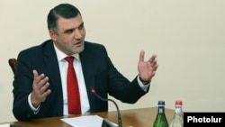 Armenia - Gevorg Kostanian chairs a session of an ad hoc parliamentary commission in Yerevan, 26 September 2018.
