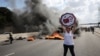 „Opriți războiul acum!”, cer rudele ostaticilor rămași în Gaza și suporterii lor. Protest organizat pe 26 august la Tel Aviv, Israel.