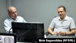 დავით სიხარულიძე, თენგიზ ფხალაძე