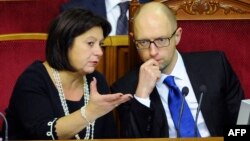 Міністр фінансів Наталія Яресько та прем’єр-міністр Арсеній Яценюк