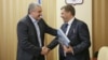 Керівник окупаційної влади анексованого Росією Криму Сергій Аксьонов (ліворуч) і ватажок угруповання «ДНР», що визнане в Україні терористичним, Олександр Захарченко. Окупований Сімферополь, 19 січня 2017 року